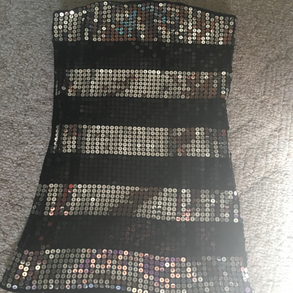 Sequin strapless top.